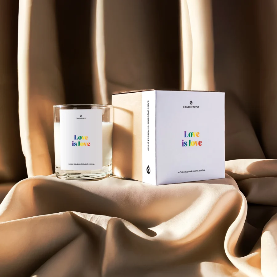 pride gay lgbt svíčka dřevěným knotem ručně odlévaná handmade sójová vonná svíčka s dřevěným knotem candlenest